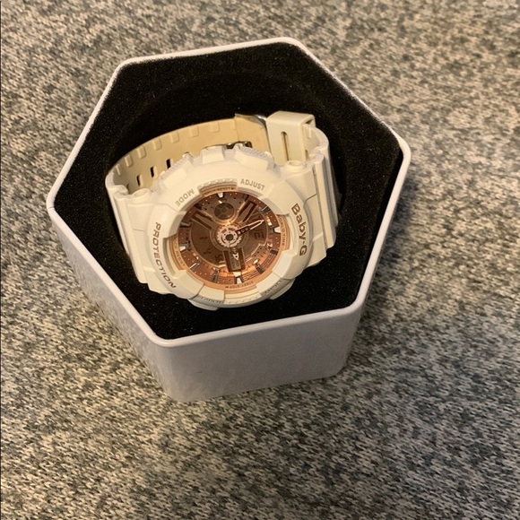 Baby G watch - Picture 1 of 2